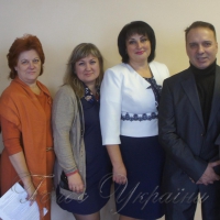 <<Спільнота біженців з Донецька та сходу України>> - за взаєморозуміння і довіру!