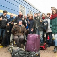 Агітпоїзд <<Труханівська Січ>> віз пальне <<тугим бібліофагам>>!..