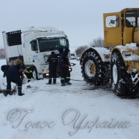 Життя двох людей забрали сніг та холод