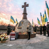 Передають правду дітям та онукам