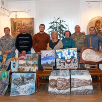 На картинах — воїни Світла