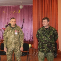 <<Йдіть до молоді! З нагородами чи без них, розповідайте про героїв-побратимів>>