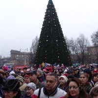 Головна ялинка міста - до Дня Святого Миколая. Традиційно…