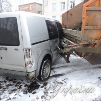 Сміттєвоз протаранив 7 авто