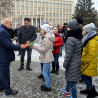 Шкільні автобуси-<<миколайчики>>...