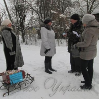<<Новорічна бібліотечна скринька>> на… санчатах!