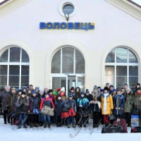 Школярів прифронтової зони радо зустрічають у Карпатах
