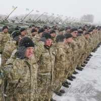 <<...Козаки йдуть. А попереду Дорошенко Веде своє військо, Веде запорозьке Хорошенько!..>> по-сучасному