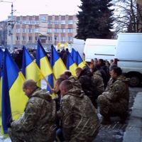 <<Ярій, душе. Ярій, а не ридай>>: на колінах прощались із захисниками Авдіївки…