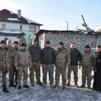 Униз по сходинках, які ведуть... угору