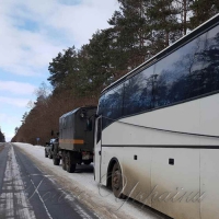Прикордонники обігріли пасажирів автобуса