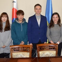 Корейці студіюють нашу мову