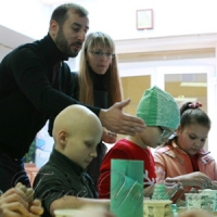 Діти мають відчувати підтримку  не лише батьків, а й тих, хто поруч