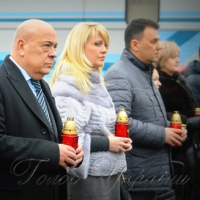 Пам'ять Героїв вшанували співом…