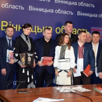 Депутати зібрали книги для села Шевченка