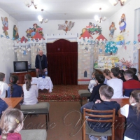 Відомі рівняни читають дітям
