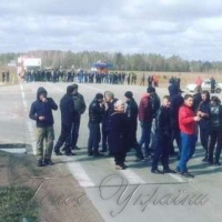 Вимагали допустити до покладів бурштину