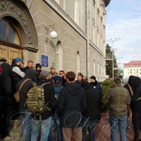 Чернігівську ОДА вранці заблокували