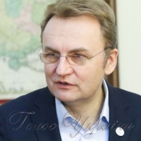 Садовий знову скаржиться на тиск