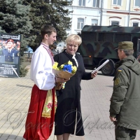 Захисникам вручили квіти та нагороди