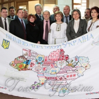 Вишили мапу єдиної неподільної держави
