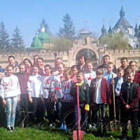 До <<Козацьких могил>> пролягла ще й горіхова алея