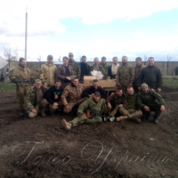 Верхньодніпровські волонтери з пасками та Божим словом - на <<передку>>