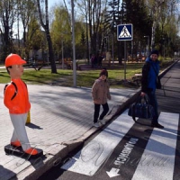 <<Учень>> затримався на пішохідному переході