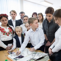 Перша леді пообіцяла медіатеки для інклюзивних шкіл
