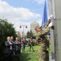 Біля приміщення Рівнеоблради замайорів стяг Євросоюзу