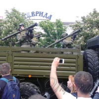 Брязкання зброєю