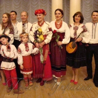 Побачити й почути рідне