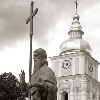 Українська церква і московські міфи