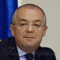Еміль Бок: <<Вкладати в інфраструктуру, робочі місця та пріоритетні галузі>>
