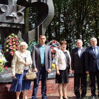 За сотнями убієнних плакало небо