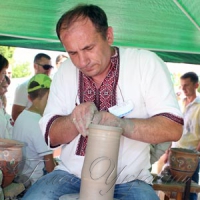 Гончарське здвиження, що ніколи не зупиняється