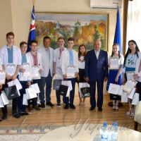 Нагородили найуспішніших випускників