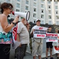 Будівельники на пікети не зважають, чи зреагує Кабмін?