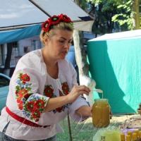 Мед «кусючіший» за бджіл