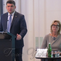 Підняти пенсії вже в жовтні
