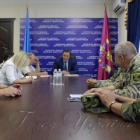 Атовці заблокували Держгеокадастр  із вимогою надати їм землю