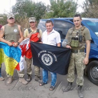 З гостинцями відвідали  земляків на передовій