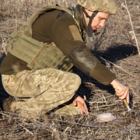 Інженери передової: військові сапери  ліквідують небезпечні «подарунки» бойовиків