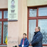 В обласному центрі Прикарпаття відкрили анотаційну дошку бійцю 93-ї бригади