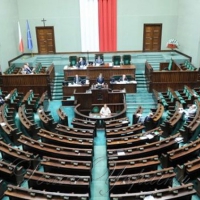 Польський народний обранець  може заробляти щомісяця 27 тисяч злотих (189 тисяч гривень)