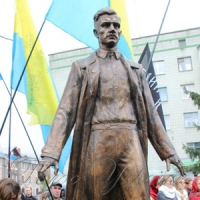...повернувся на батьківщину у бронзі