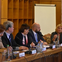 Захисників запрошують на діалог