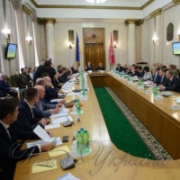 Знайти баланс між боротьбою зі злочинністю  та захистом конституційних прав громадян