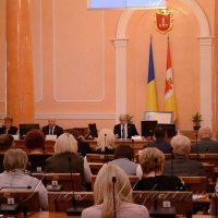 Кожному депутатові облради — по мільйону гривень