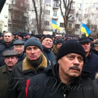 Пенсійне протистояння ризикує перерости в дорожню блокаду